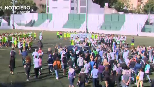 Despiden los restos de "El Loco" Houseman