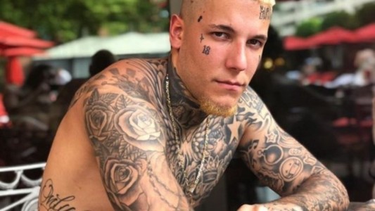 Alex Caniggia presentó a su novia en las redes sociales
