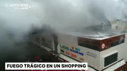 Al menos 56 muertos tras incendiarse un centro comercial de Siberia