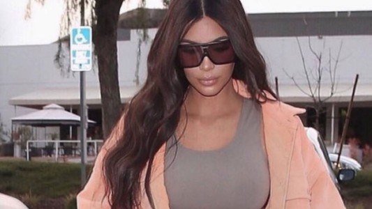 Kim Kardashian se excedió con el Photoshop y la destruyeron en las redes sociales