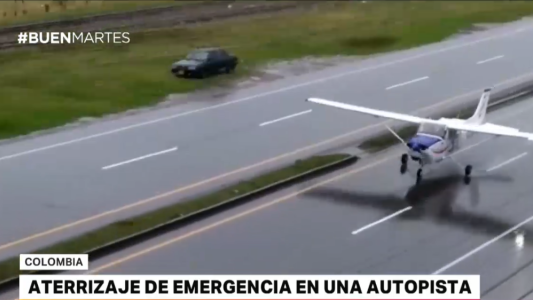 Video: aterrizaje de emergencia en una autopista