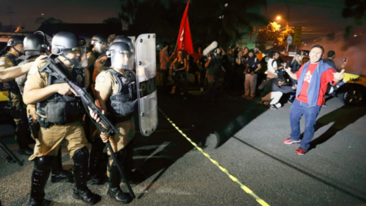 Al menos nueve heridos por disparos con balas de goma frente a la prisión de Lula