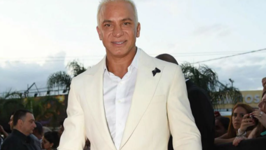 Padre primerizo: Flavio Mendoza, en problemas para cambiar pañales a su hijo