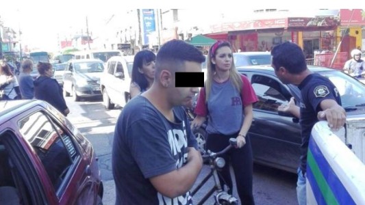 "Iba en bicicleta y un tipo decide sacar el brazo por la ventanilla y tocarme el culo", la denuncia de una chica que se viralizó en las redes