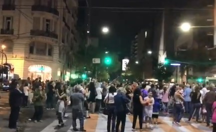 Ruidazo en todo el país contra el aumento de tarifas