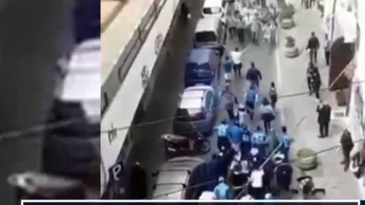 Locura napolitana y abrazo entre hinchadas