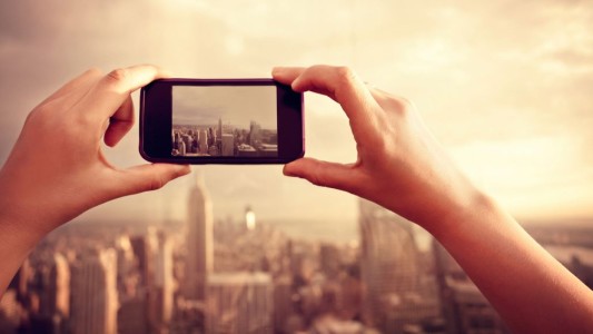 El sueño del pibe: una aerolínea busca a una pareja que viaje por el mundo con todo incluído