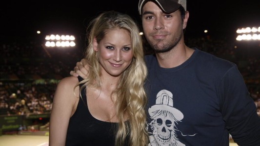 Anna Kournikova mostró su pancita para terminar con los rumores