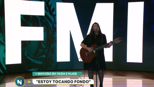 "Estoy tocando fondo”,  Mavi Díaz y su canción al FMI