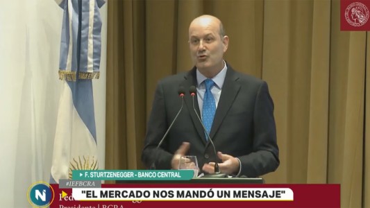 Sturzenegger: "Pasadas las turbulencias, la inflación vuelve a ser nuestro objetivo"