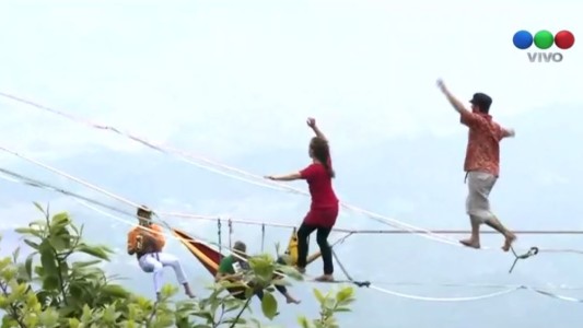 Una banda de música francesa tocó a más de 1.400 metros de altura en China