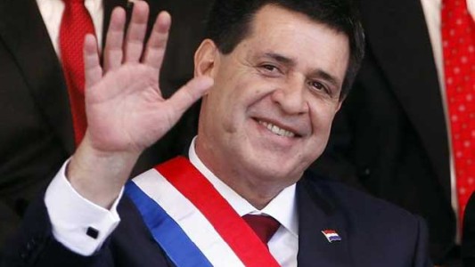 Renunció el presidente de Paraguay para asumir como senador