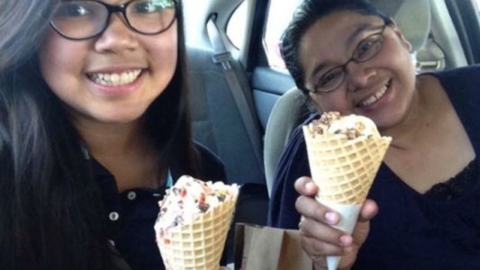 Se sacó fotos junto a su madre durante 4 años: las conmovedoras últimas imágenes