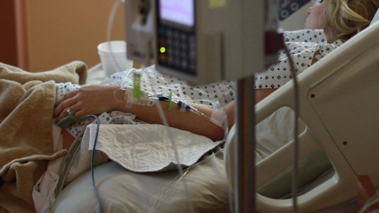 Iba a abortar en una clínica especializada en Estados Unidos y terminó dando a luz a su bebé