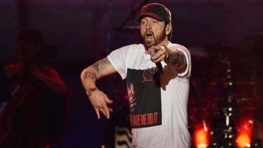 Video: pánico en un recital de Eminem por sonidos parecidos a disparos