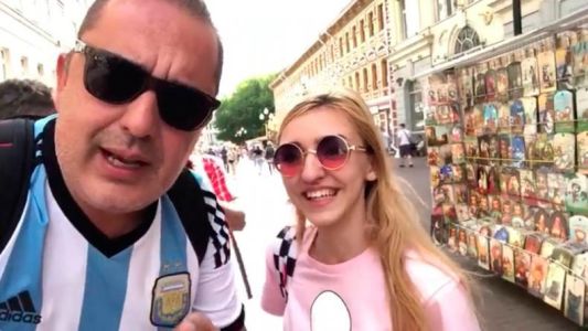 Habló el argentino protagonista del tercer video sexista contra una mujer en Rusia: "No me enorgullezco"
