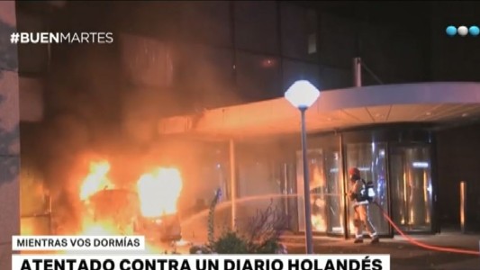 Estrellaron un vehículo contra la sede de un diario en Holanda