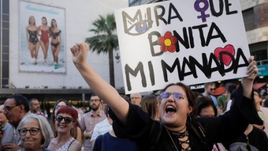 La conmovedora carta de la víctima de La Manada: "Gracias por creerme y no dejarme sola, hermanas"