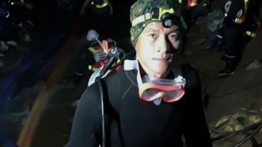 Tailandia: quién era el socorrista voluntario que murió en el operativo de rescate