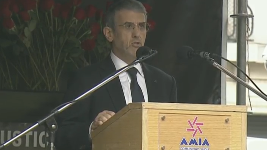 AMIA: "La confusión que rodea la muerte de Nisman es consecuencia de la impunidad de los criminales extranjeros"