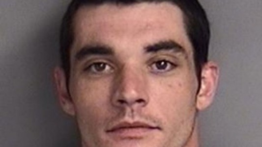 Un hombre pateó con brutalidad a su mujer embarazada: "Sólo quería lastimar al bebé"