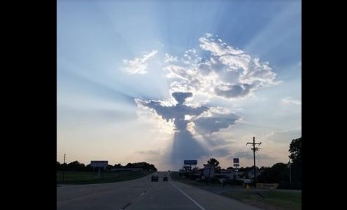La increíble foto del cielo de Estados Unidos: ¿es un ángel guardián?