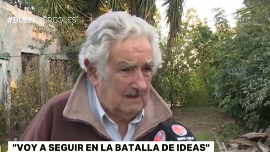Mujica deja su banca en el Senado uruguayo para tomarse una licencia "antes de morir"