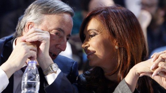 La UIF pidió reabrir la causa de enriquecimiento ilícito contra los Kirchner