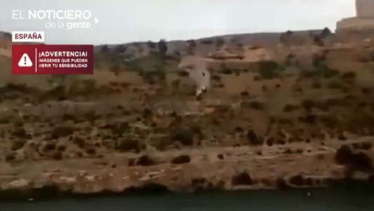 ¿Cayó por un barranco o la tiraron?