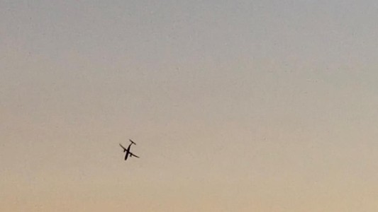 Un mecánico se robó un avión sin pasajeros y lo estrelló en EE.UU.