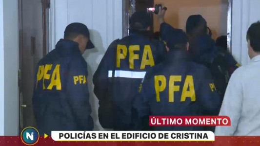 Operativo policial en el edificio donde vive Cristina Kirchner