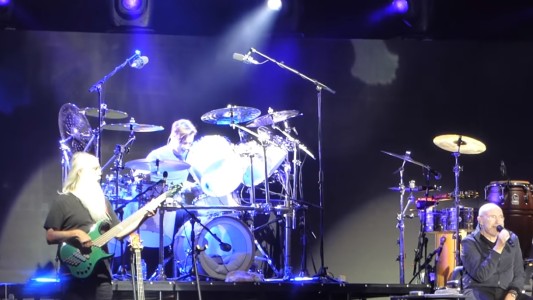 Phill Collins quiere el regreso de Génesis con su hijo como baterista