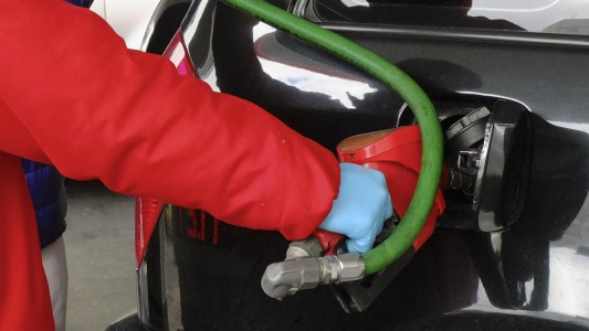 Nafta: aumentó nueve veces en el año y habrá otra suba en dos semanas