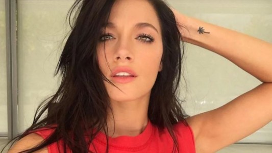 Oriana Sabatini publicó una foto sin retoques: "Nos queremos con estrías y todo lo otro también"