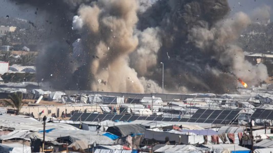 Israel bombardeó edificios y refugios en Gaza: hay al menos 26 muertos