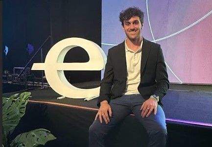 Un problema operativo propio lo llevó a crear una solución que hoy vende en toda la región