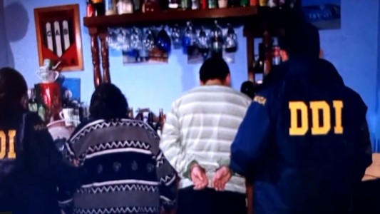 Golpe a la barra de Banfield: detuvieron al jefe, su madre y otras siete personas