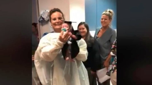 La emotiva ceremonia del bebé que nació con 2% de probabilidades de sobrevivir