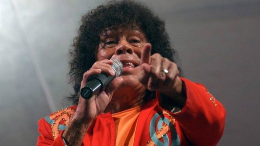 La emotiva foto de "La Mona" Jiménez junto a su hija en el hospital