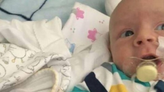 El desesperado pedido de la familia de un bebé que sufre atrofia muscular espinal