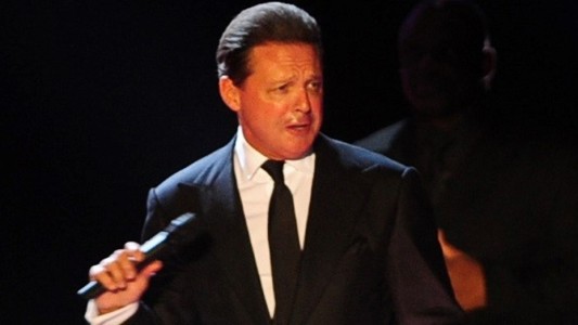 ¿Qué le pasa a Luis Miguel?: video del momento que llora en pleno concierto en Texas