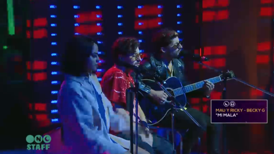 Mau y Ricky junto a Becky G, en el Estudio MTV