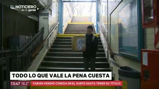 Fabián vendió sandwiches en el subte para poder recibirse de enfermero