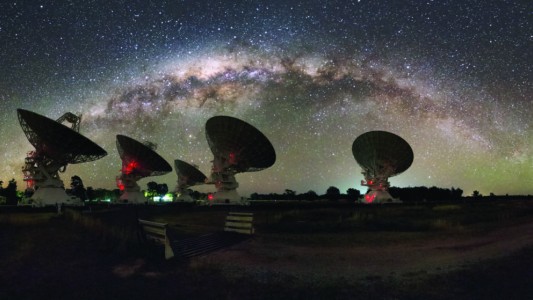 Detectan 72 señales de la misteriosa radio que emite desde una galaxia lejana