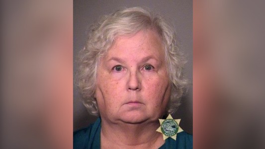 Detuvieron a la autora de "Cómo asesinar a tu esposo" por la muerte de su propio marido