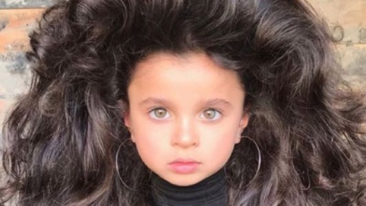 La nena de 5 años que es furor en Instagram por su super melena