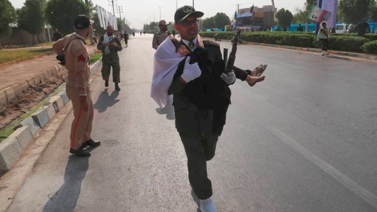 Irán: al menos 29 muertos por un atentado durante un desfile militar