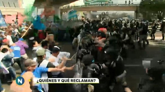 Las centrales sindicales combativas realizan un acto en la Plaza de Mayo