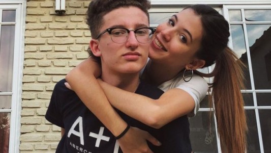 VIDEO: La genial declaración de amor de una chica para su novio