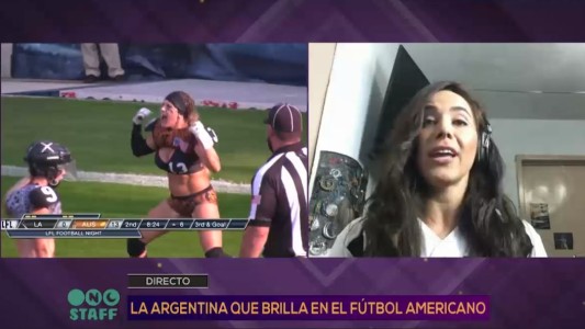 La mujer que brilla en el fútbol americano